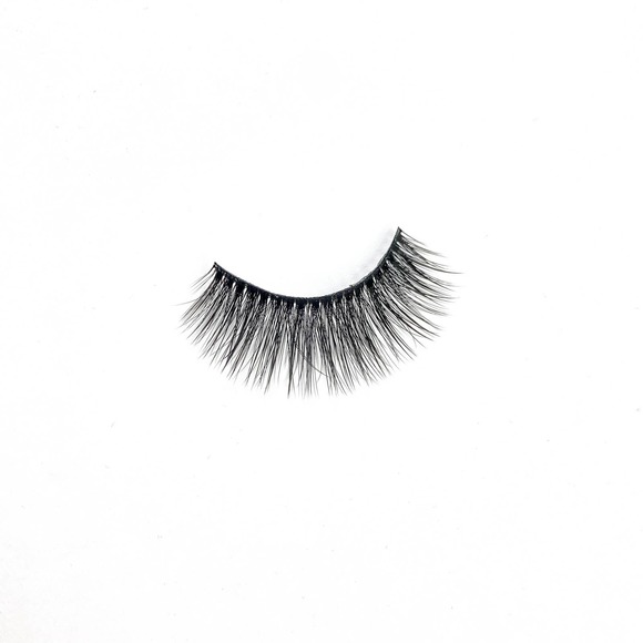 Violet Natural Full & Long Volume False Lashes - Picture 4 of 15